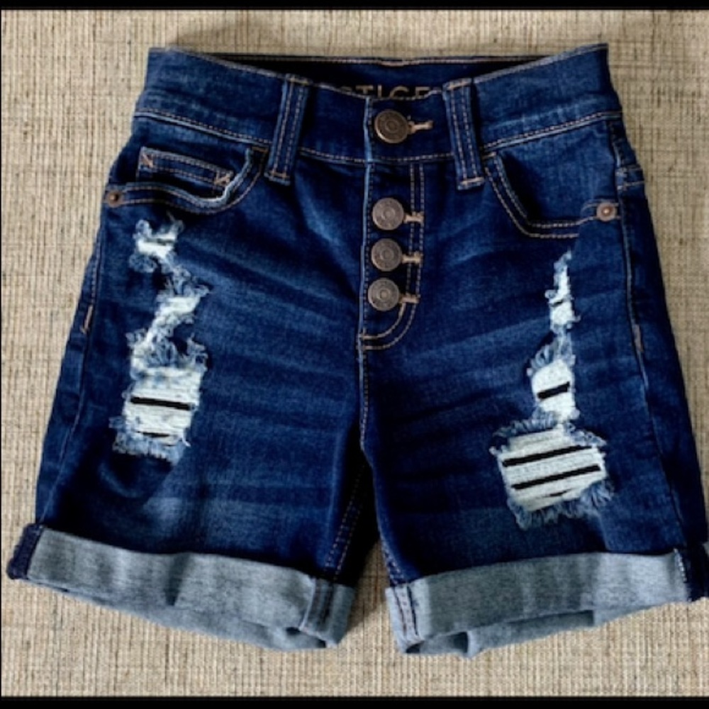 Girls JUSTICE Button-Up Midi Denim Shorts in Rinse Wash, Size 10Slim
